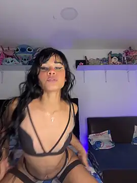 Snapshot of ChloeFox2 chatting on 04/07/26, 03:51 ChloeFox2 online show from 04/07/26, 03:51