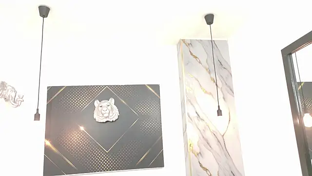 Snapshot of GoldenDesireX_ chatting on 05/17/26, 06:48 GoldenDesireX online show from 05/17/26, 06:48