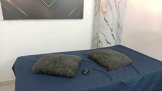 Snapshot of GoldenDesireX_ chatting on 05/18/26, 06:58 GoldenDesireX online show from 05/18/26, 06:58
