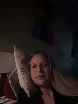 Snapshot of SweetLilTrouble chatting on 04/05/26, 03:47 SweetLilTrouble online show from 04/05/26, 03:47