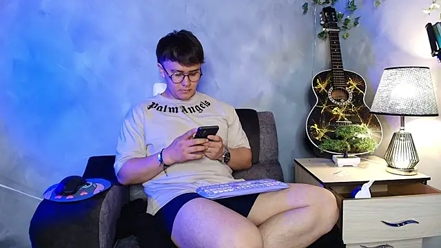 Snapshot of owen_xxx chatting on 04/05/26, 04:20 owen xxx online show from 04/05/26, 04:20