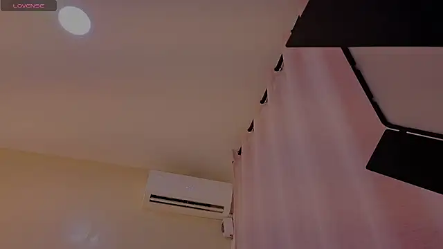 Snapshot of sweetkimmie_ chatting on 04/30/26, 11:16 sweetkimmie online show from 04/30/26, 11:16