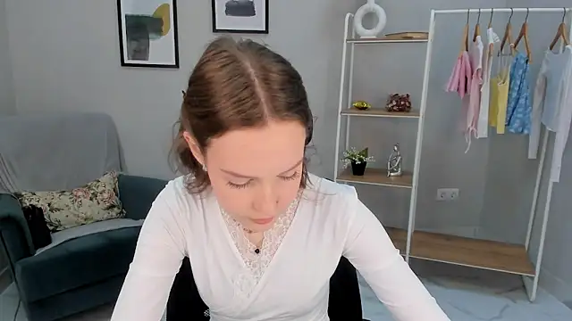 Snapshot of Gwen_Moni chatting on 04/05/26, 01:08 Gwen Moni online show from 04/05/26, 01:08