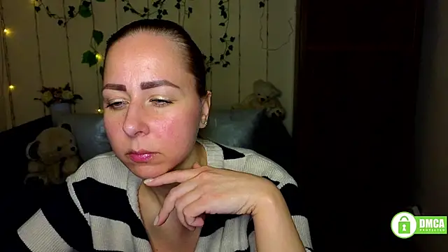 Snapshot of Alicewonderrmiss chatting on 04/06/26, 11:22 Alicewonderrmiss online show from 04/06/26, 11:22