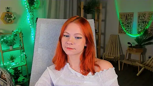 Snapshot of LisaAris chatting on 05/08/26, 06:35 LisaAris online show from 05/08/26, 06:35