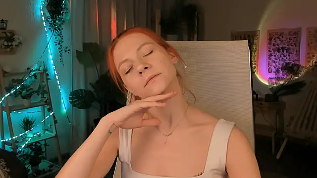 Snapshot of LisaAris chatting on 05/23/26, 06:34 LisaAris online show from 05/23/26, 06:34
