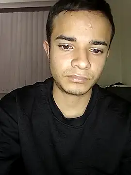 Snapshot of LuisLatinboyy chatting on 04/08/26, 01:27 LuisLatinboyy online show from 04/08/26, 01:27