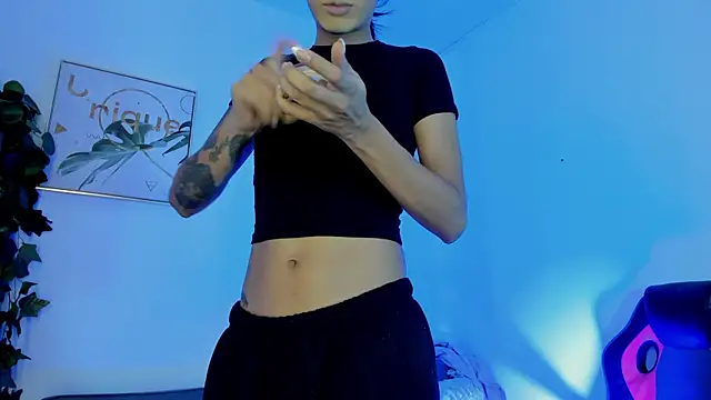 Snapshot of Maddie_Ray chatting on 06/17/26, 11:23 Maddie Ray online show from 06/17/26, 11:23