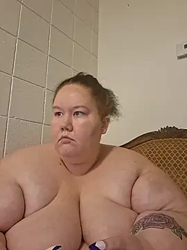 Snapshot of hisalphaqueen27 chatting on 04/11/26, 05:12 hisalphaqueen27 online show from 04/11/26, 05:12