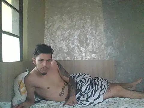 Snapshot of robertmrn112 chatting on 05/21/26, 04:58 robertmrn112 online show from 05/21/26, 04:58