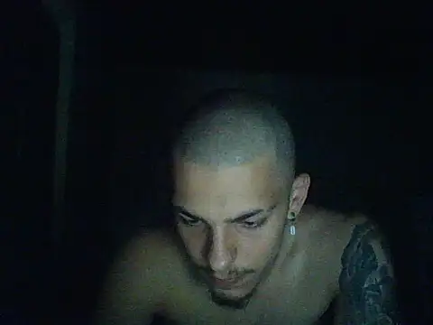 Snapshot of robertmrn112 chatting on 06/05/26, 07:52 robertmrn112 online show from 06/05/26, 07:52