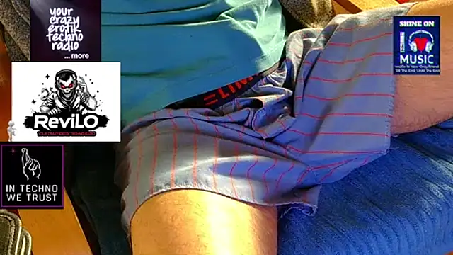 Snapshot of OllyFummler chatting on 04/06/26, 06:14 OllyFummler online show from 04/06/26, 06:14