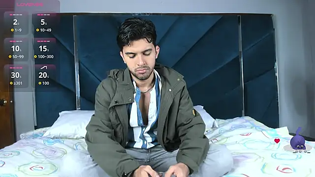 Snapshot of RodrigoColby2 chatting on 04/15/26, 02:40 RodrigoColby2 online show from 04/15/26, 02:40
