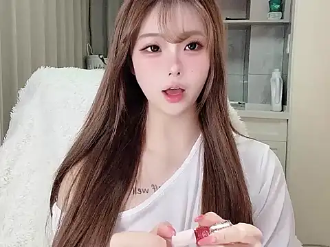 Snapshot of xiaoyugan_cute chatting on 04/06/26, 03:02 xiaoyugan cute online show from 04/06/26, 03:02