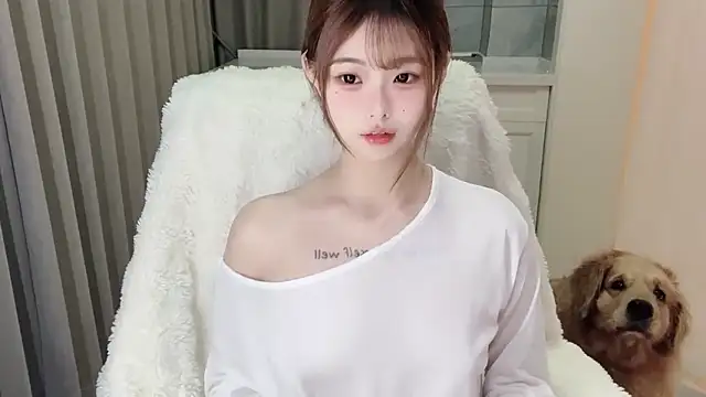 Snapshot of xiaoyugan_cute chatting on 04/22/26, 03:24 xiaoyugan cute online show from 04/22/26, 03:24