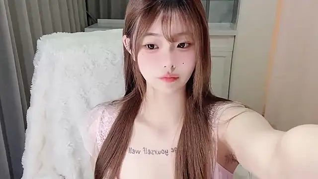 Snapshot of xiaoyugan_cute chatting on 04/27/26, 03:32 xiaoyugan cute online show from 04/27/26, 03:32