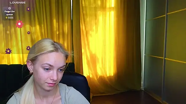 Snapshot of SonnySofia chatting on 05/25/26, 05:35 SonnySofia online show from 05/25/26, 05:35