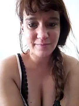 Snapshot of Maggie38 chatting on 06/15/26, 07:32 Maggie38 online show from 06/15/26, 07:32