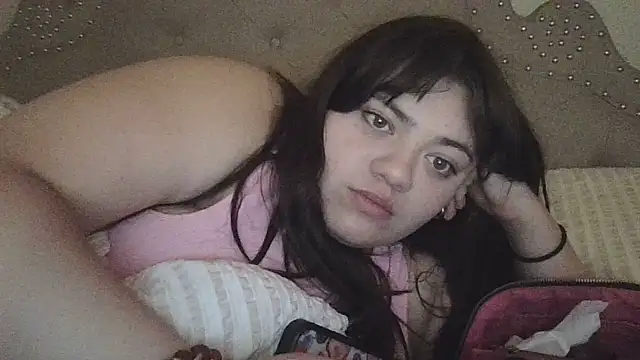 Snapshot of viennaavisabella chatting on 04/06/26, 08:04 viennaavisabella online show from 04/06/26, 08:04