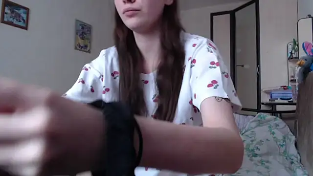 Snapshot of PunyKnee chatting on 04/22/26, 12:07 PunyKnee online show from 04/22/26, 12:07