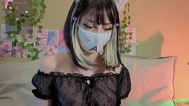 Snapshot of LunaNyanmi chatting on 06/07/26, 01:59 LunaNyanmi online show from 06/07/26, 01:59