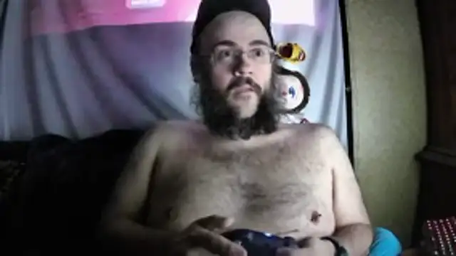 BriTheTopBear online show from 04/07/26, 04:02