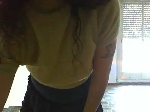 luly mariposa online show from 04/22/26, 03:02