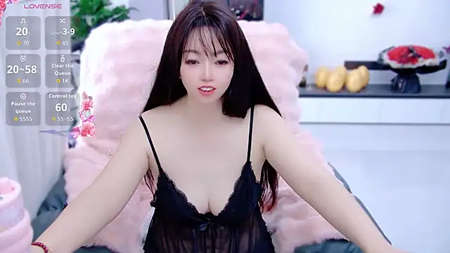 Snapshot of Millin-Mi chatting on 05/16/26, 02:19 Millin-Mi online show from 05/16/26, 02:19