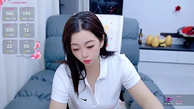 Snapshot of Millin-Mi chatting on 05/19/26, 02:01 Millin-Mi online show from 05/19/26, 02:01