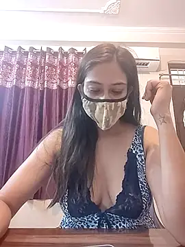 Snapshot of Aliyaa_bhat chatting on 05/04/26, 03:13 Aliyaa bhat online show from 05/04/26, 03:13