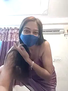 Snapshot of Aliyaa_bhat chatting on 05/18/26, 09:48 Aliyaa bhat online show from 05/18/26, 09:48