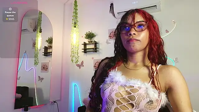 Snapshot of Daviana_hill_ chatting on 04/09/26, 01:05 Daviana hill online show from 04/09/26, 01:05