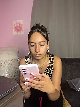 Snapshot of DulceLatinaxo chatting on 05/13/26, 10:06 DulceLatinaxo online show from 05/13/26, 10:06