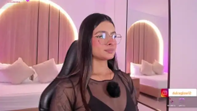 Snapshot of dulce_glow_ chatting on 07/01/26, 08:41 dulce glow online show from 07/01/26, 08:41