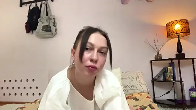 Evelyn Charm online show from 04/15/26, 01:51