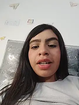 Snapshot of Solange_686 chatting on 07/05/26, 04:41 Solange 686 online show from 07/05/26, 04:41