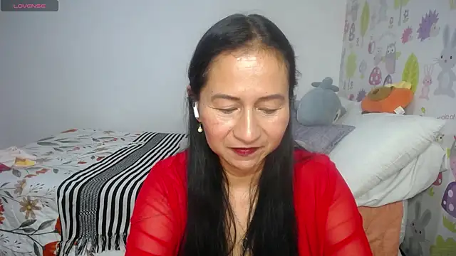 Snapshot of Tyna_b chatting on 07/17/26, 02:18 Tyna b online show from 07/17/26, 02:18