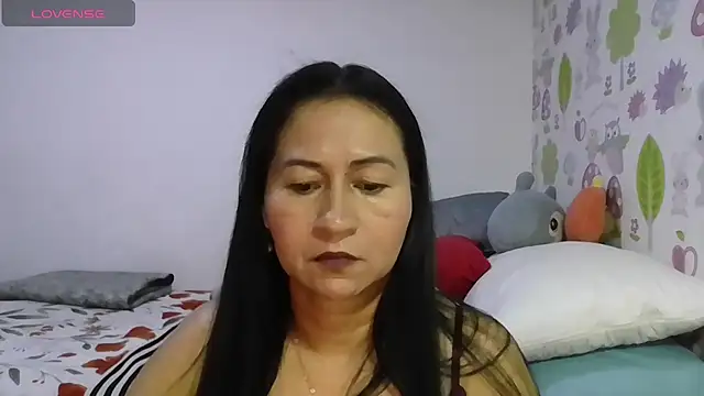 Snapshot of Tyna_b chatting on 07/26/26, 12:19 Tyna b online show from 07/26/26, 12:19