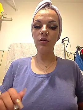 SweetMomy  online show from 04/17/26, 06:05