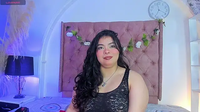 Snapshot of ROSELEI_ chatting on 05/30/26, 08:22 ROSELEI online show from 05/30/26, 08:22
