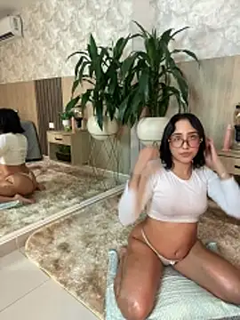 Snapshot of LiriaSweetie chatting on 04/11/26, 01:26 LiriaSweetie online show from 04/11/26, 01:26