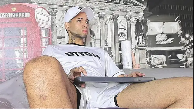 Snapshot of Daniel_huge22 chatting on 04/09/26, 01:05 Daniel huge22 online show from 04/09/26, 01:05
