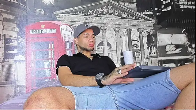 Snapshot of Daniel_huge22 chatting on 04/10/26, 01:38 Daniel huge22 online show from 04/10/26, 01:38