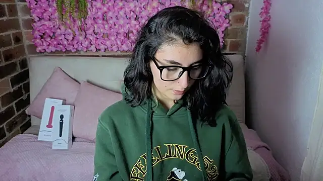 Snapshot of darknesscosplayer56 chatting on 04/07/26, 01:28 darknesscosplayer56 online show from 04/07/26, 01:28