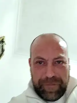 Snapshot of dkay80 chatting on 04/06/26, 10:44 dkay80 online show from 04/06/26, 10:44