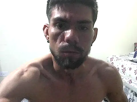 Snapshot of thomas2wood chatting on 07/13/26, 11:07 thomas2wood online show from 07/13/26, 11:07