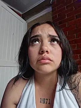 Snapshot of Kitty_79 chatting on 04/09/26, 08:25 Kitty 79 online show from 04/09/26, 08:25