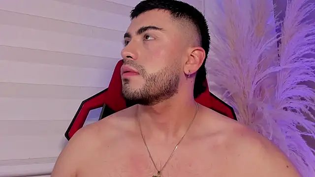 Snapshot of Alexander_Diazz chatting on 05/19/26, 03:18 Alexander Diazz online show from 05/19/26, 03:18