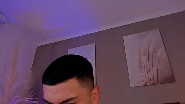 Alexander Diazz online show from 06/18/26, 02:10