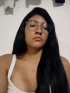 Ninaa velvett online show from 04/16/26, 10:23